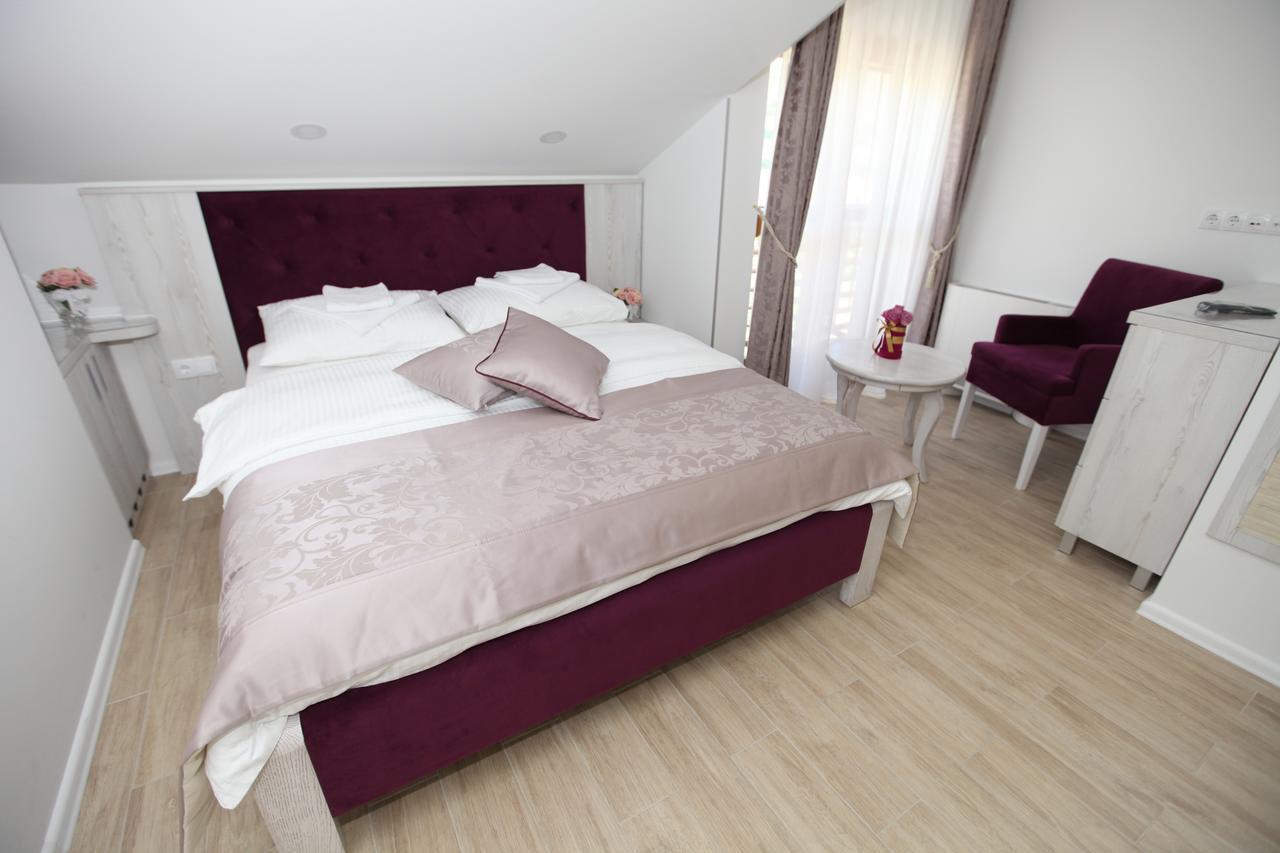 Apis Hotel Trebinje Exterior foto