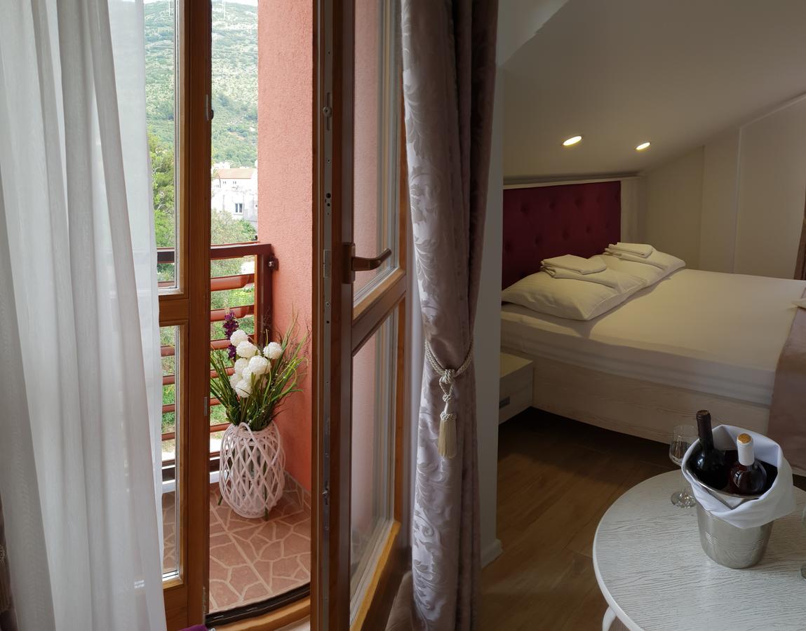 Apis Hotel Trebinje Exterior foto