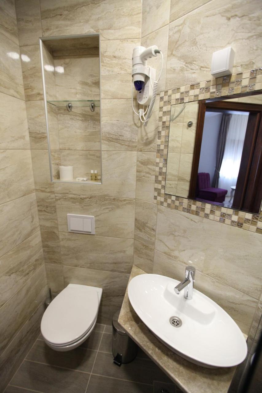 Apis Hotel Trebinje Exterior foto