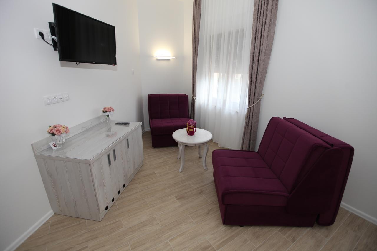 Apis Hotel Trebinje Exterior foto